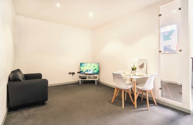 Central Blackburn Fabulous 1 Bed Apartment