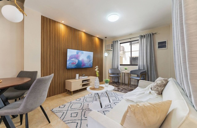 Central Cebu 3-Bedroom Entire House with Fast WiFi, AC, Washer and Free Parking