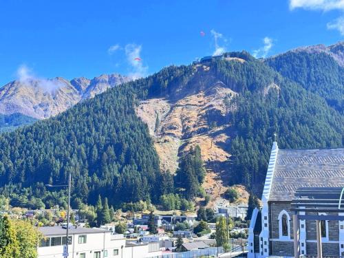 Central City Queenstown Retreat - 3 Bedroom Apartment