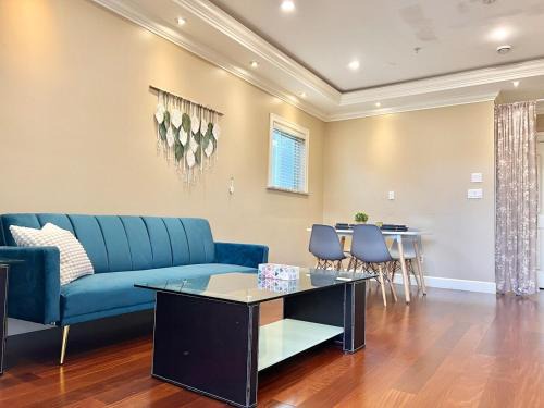 Central & Comfy 1B1B