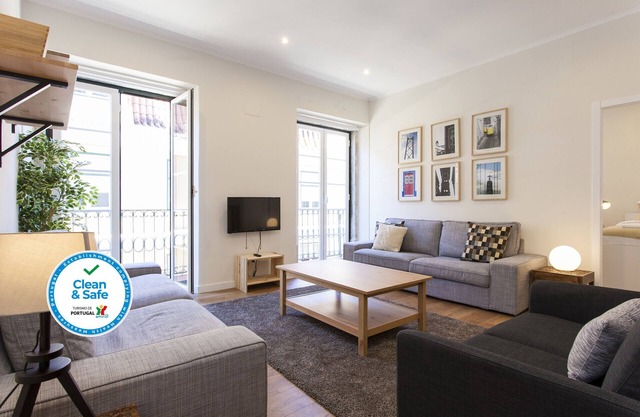 Central Downtown 5 Rooms 17ppl (4D)