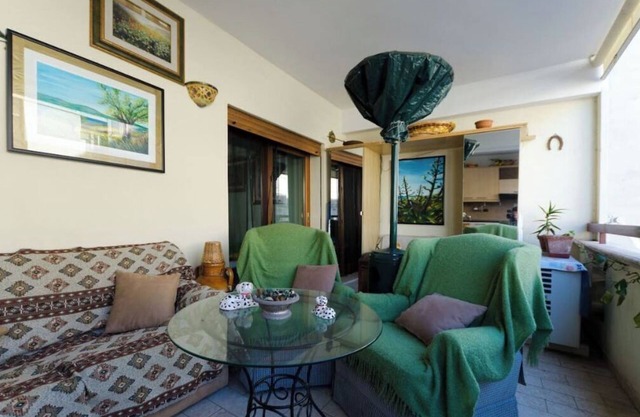 Central elegant mini apartment 5 minutes from the Straits sea