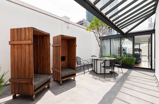 Centrical and Equipped Apt. steps from Reforma.