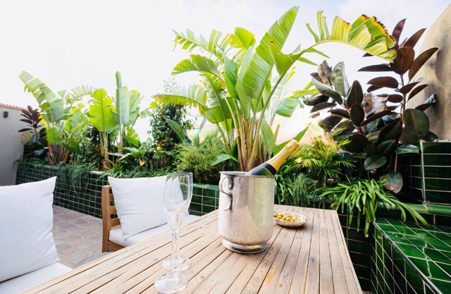 Central Flat with Private Terrace & 2 Bedrooms