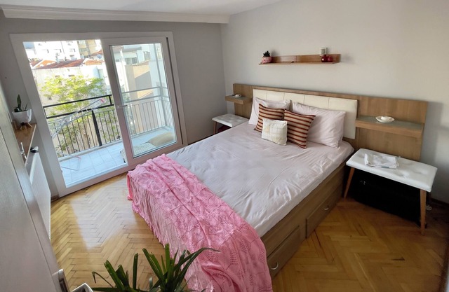 Central Izmir Delight : Cozy Alsancak Apartment