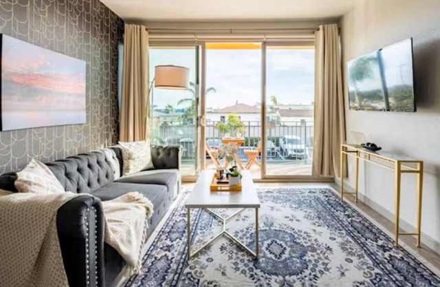Central King Beds Suite. Gym, Roof Top Pool/HotTub