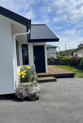Central located new build 3 bed rooms entire house