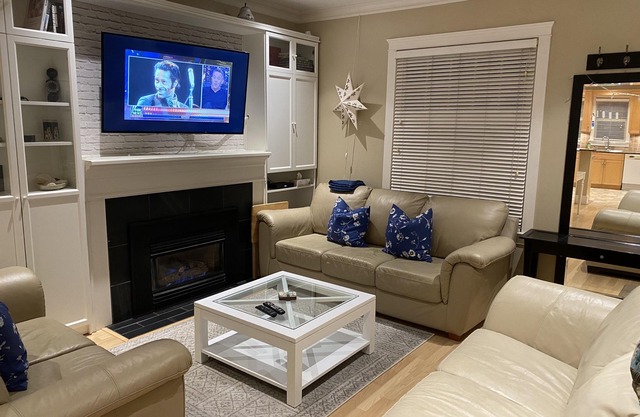 Central location 2 bedrooms spacious and bright