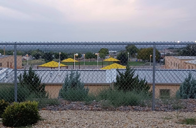Central location, close to airport, I-25, hospitals, UNM, netflix, restos 42