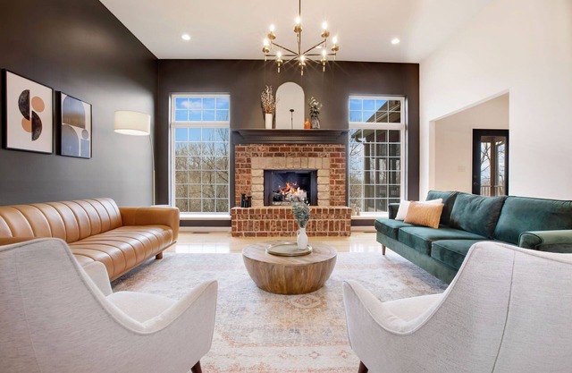 Central Luxe 5br Home - Hot Tub & Views - 🥂 🍷