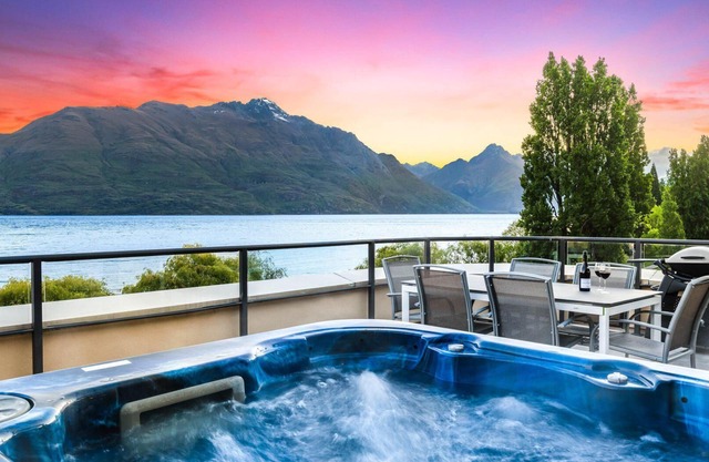 Central Luxury at 408 The Beacon | Hot Tub | 2 Bed | 2 Bath