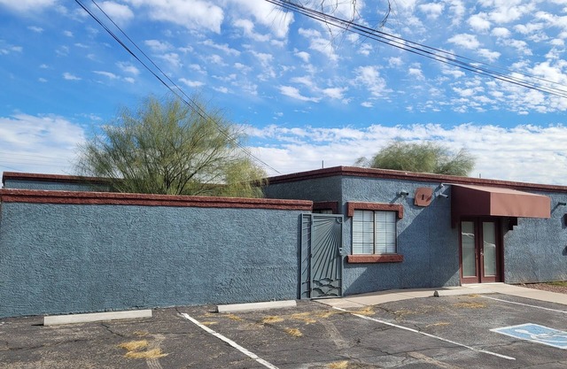 Central, Newly Remodeled, Quiet and Private