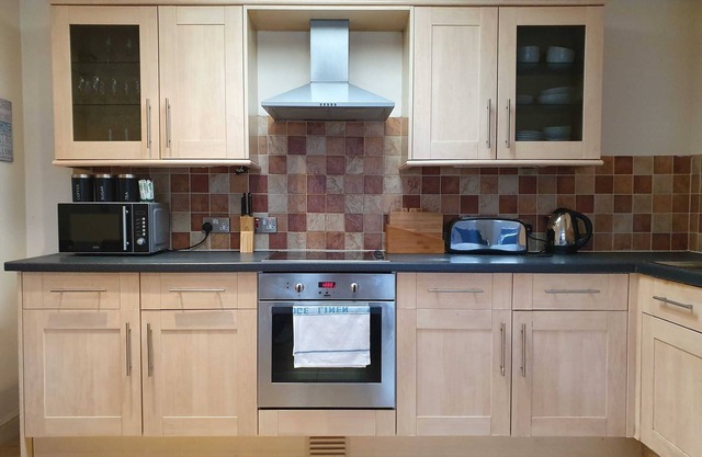 Central Old Town - Spacious Family Apartment