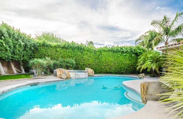 Alhambra Luxury - 4 Bed 4 Bath Home