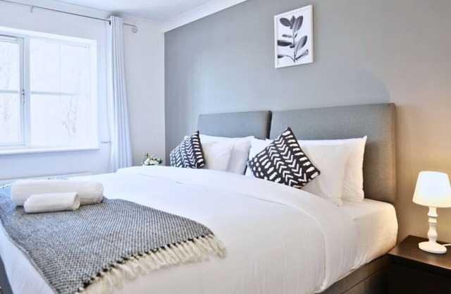 Central Peaceful Home with Parking, Garden, Wi-Fi