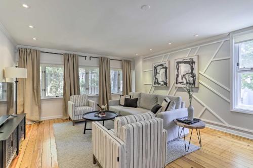 Central Philly Townhome with Patio and City Views!