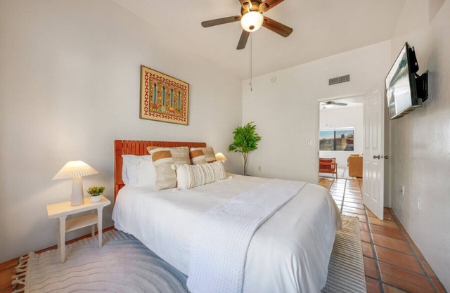 Central & Quiet | 2 BR 1.5 BA | Near Alvernon Park