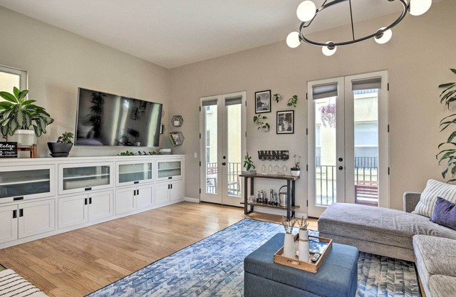 Central San Diego Townhome: Walk to Downtown!