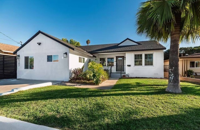 Central SD Home w/Private Backyard,Parking,W/D,A/C