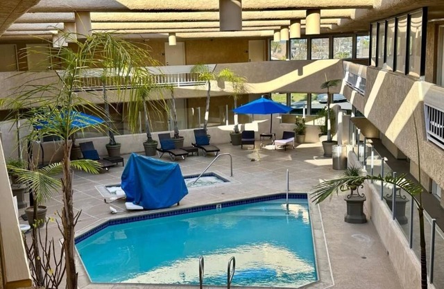 Central Seal Beach Location – Walk to Beach, Pier, Shops & Restaurants