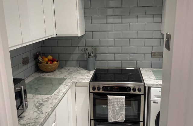 Central & Stylish 1BD Flat - 8mins to Greenwich!