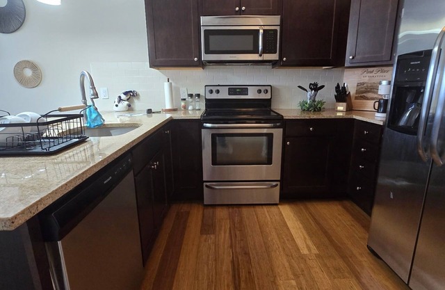 Central & Stylish 6 Beds Retreat on Haystack Golf Course, 10 Mins to Mount Snow
