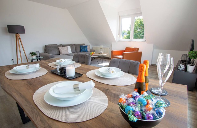 Central, stylish and modern holiday apartment with balcony and box-spring beds