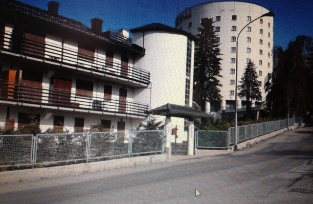 ZENTRALER ZWEI-ZIMMER-GARTEN UND GARAGE