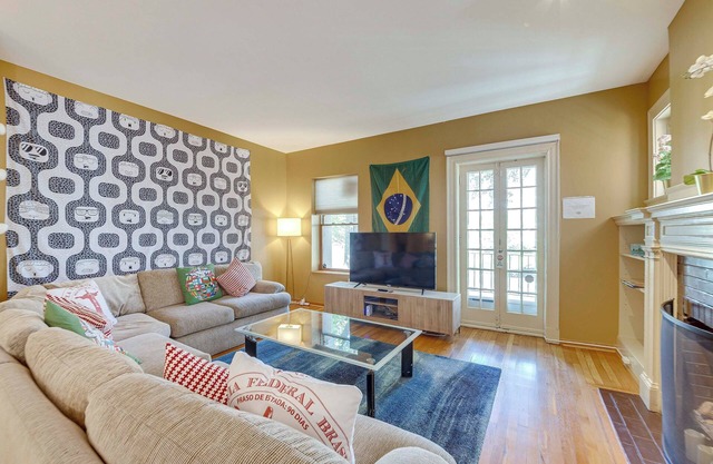 Central West End Condo < 1 Mi to Forest Park!