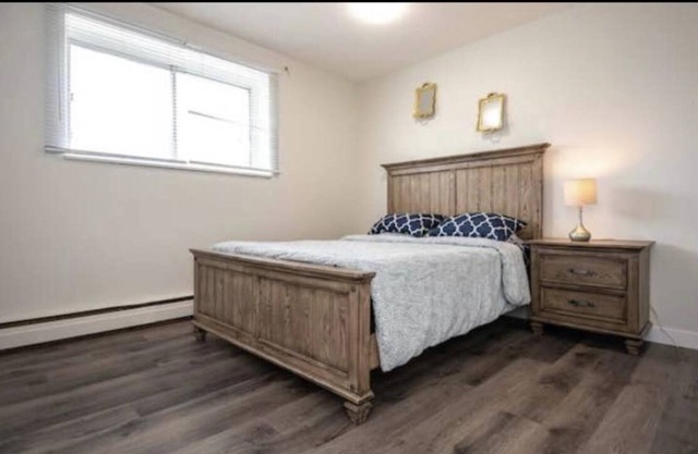 Centrally located 1 bedroom 1 bathroom close to down town and whyte Ave