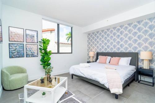 Centrally Located 1BR with King Bed Near Brickell, Airport Downtown and Wynwood