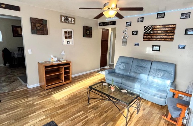 Centrally located 2 bedroom, 1 bath home.