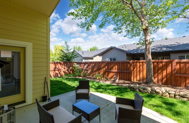 CENTRALLY LOCATED & CLOSE TO THE VILLAGE IN MERIDIAN, DOWNTOWN BOISE, & AIRPORT