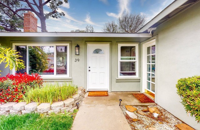 Centrally Located - Dog-Friendly - Enclosed Yard