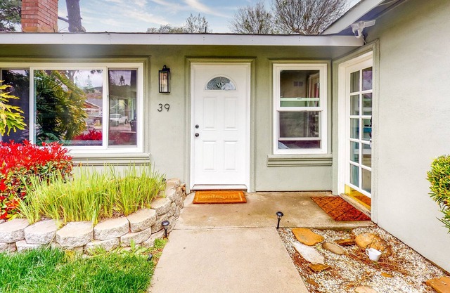 Centrally Located - Dog-Friendly - Enclosed Yard