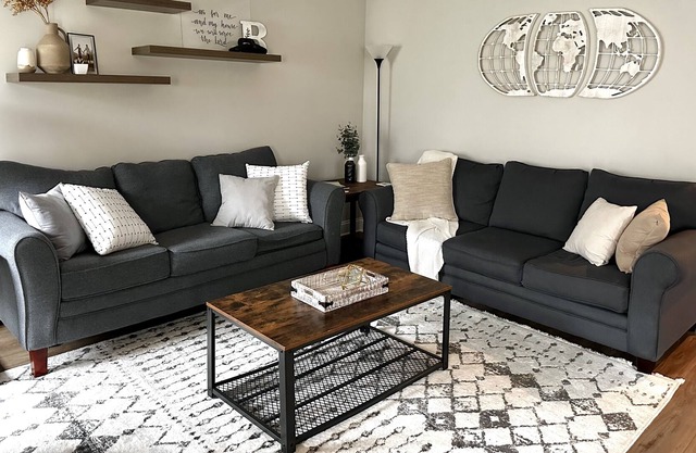 Centrally located home in a quiet neighborhood! Perfect for traveling families.