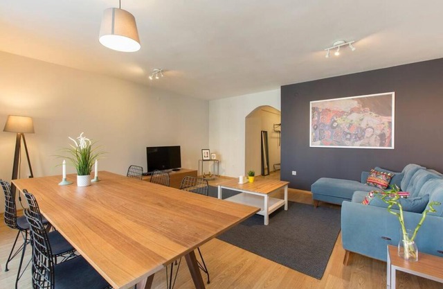 Centrally Located Huge Apartment In Cihangir