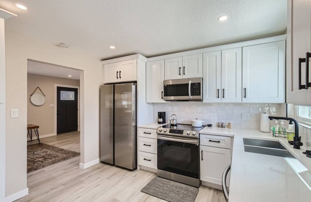 Centrally Located Lakewood Duplex - Large Fenced Yard - Family Retreat