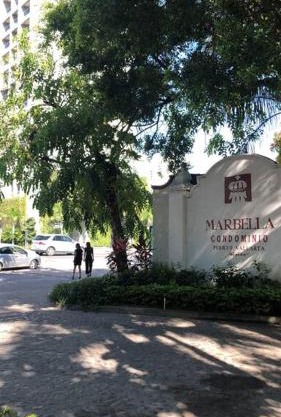 Centrally located quiet 2 bedroom condo with pool one block from beach