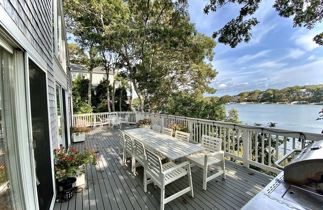 Central, New Seabury Waterfront & Dock: Jetzt buchen für den Herbst!