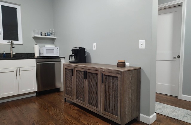 Centrally Located Newly Renovated Three Bed Room