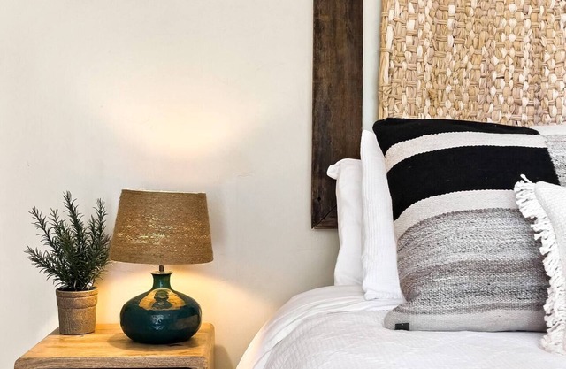 Centrally Located Pet Friendly Guesthouse with Patio