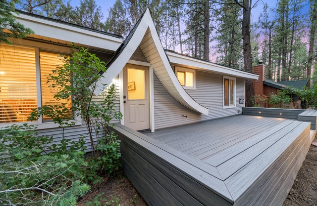 Centrally located cabin. New decks and outdoor games!