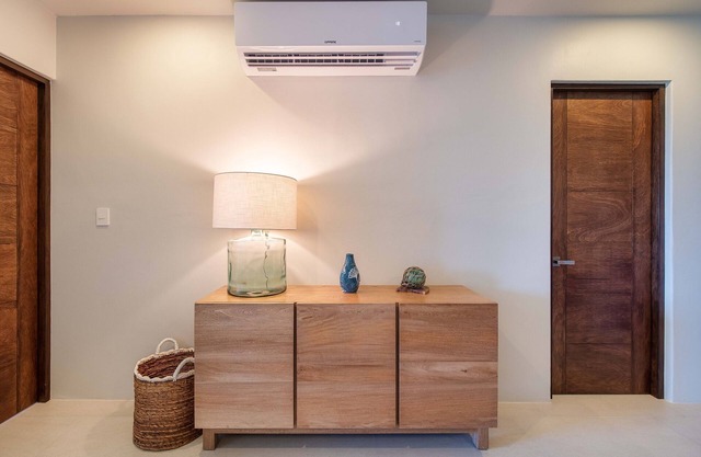 Centrally located with private roof terrace & private plunge pool!