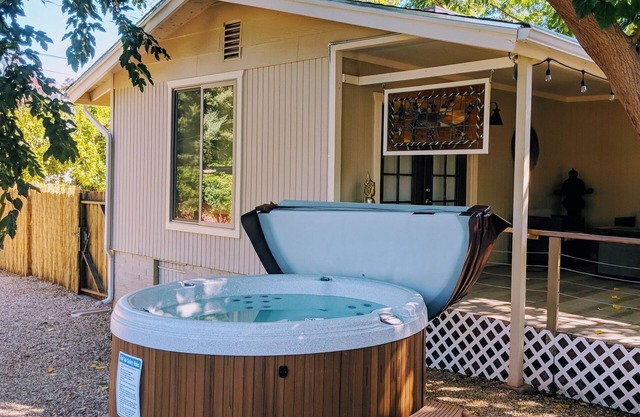 MITTELSTANDORT MIT HOT TUB: Zen Garden - Ihre Sedona-Oase erwartet Sie