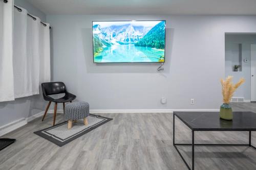 Centre Street 2bed Upper Suite - 4408
