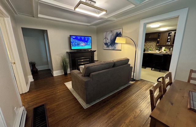 Century Home Apt 1BR - Niagara Falls