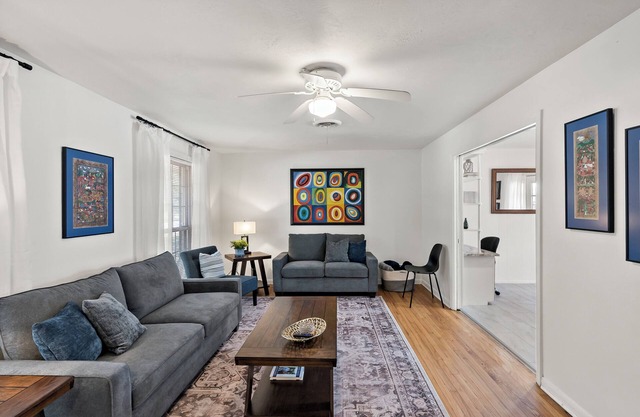 Century Oaks Trio - Easy walk to campus from from your Historic District getaway