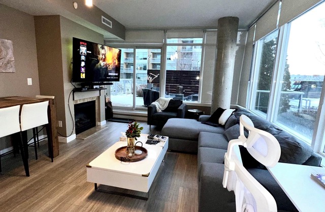 Century park Condo Oasis