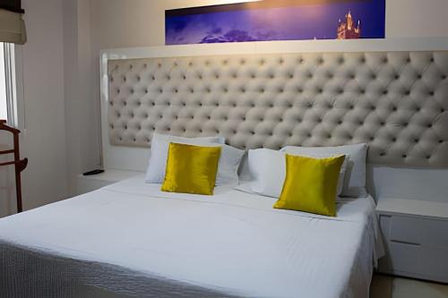 Cerca de la clínica San Luis.